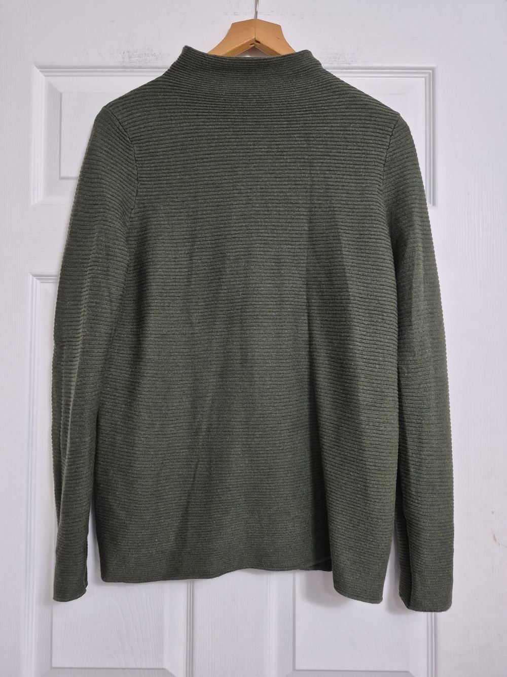 Red Men's Olive Ribbed Turtleneck Sweater